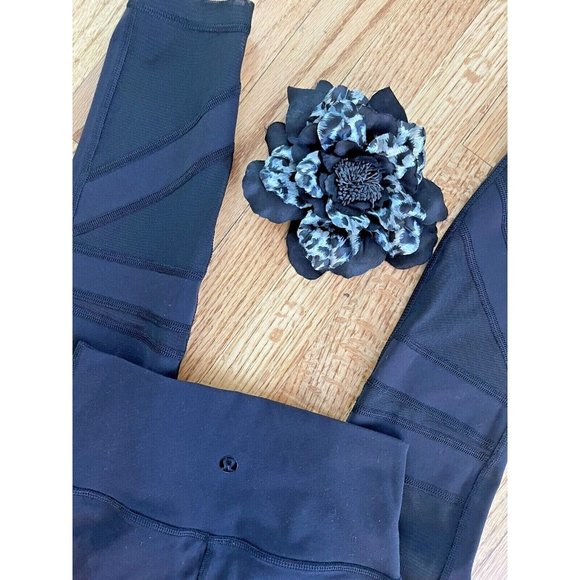 Lululemon Black Mesh High Times Pants Tights - Sz 2 or 4 - Picture 3 of 4